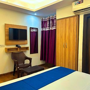 Hotel Golden Bliss At New Delhi International Airport